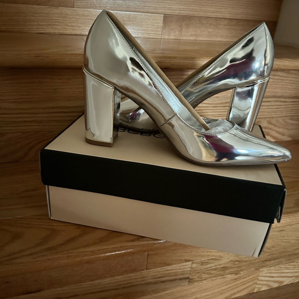 NIB BCBGeneration Silver pump